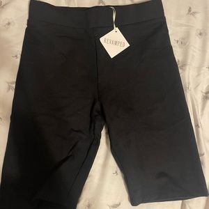 Great mid waisted Black biker shorts!